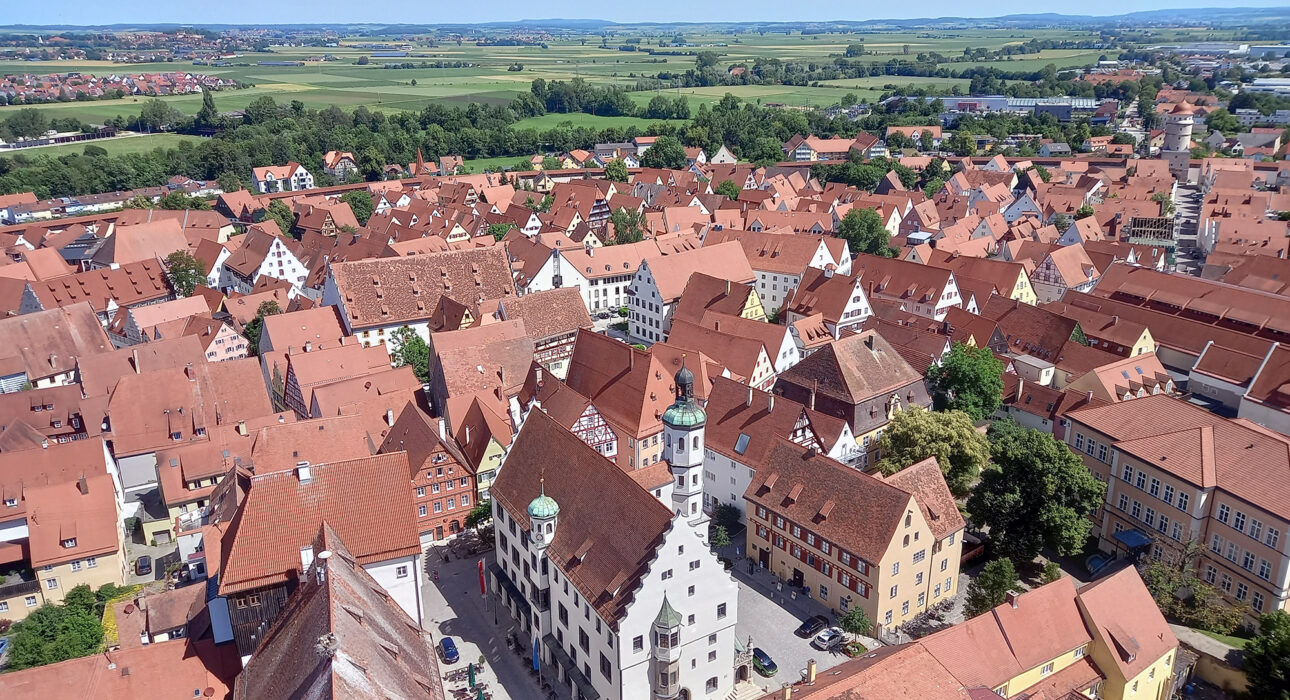 Nördlingen_mit_Nördlinger_Ries